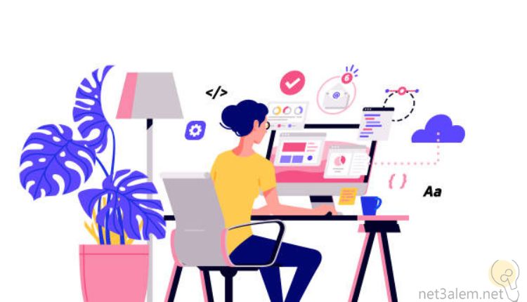 منصات العمل الحر؛ أفضل 6 مواقع موثوقة في الوطن العربي 1  مواقع العمل الحر في السعودية freelance work platforms in saudi arabia صورة بها شخص يلس امام حاسوب