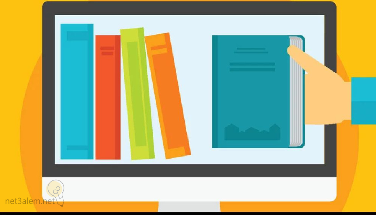 أفضل كتب عن التجارة الإلكترونية؛ أهم 15 مصدر لشرح التسويق الرقمي للمبتدئين 1 مؤلف Dotcom Secrets: صورة شاشة لاب توب بها كتب ويد تمسك كتاب