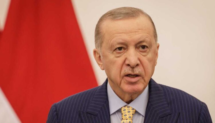 أردوغان يصف المحتجين بـ "إرهابيي الشوارع"