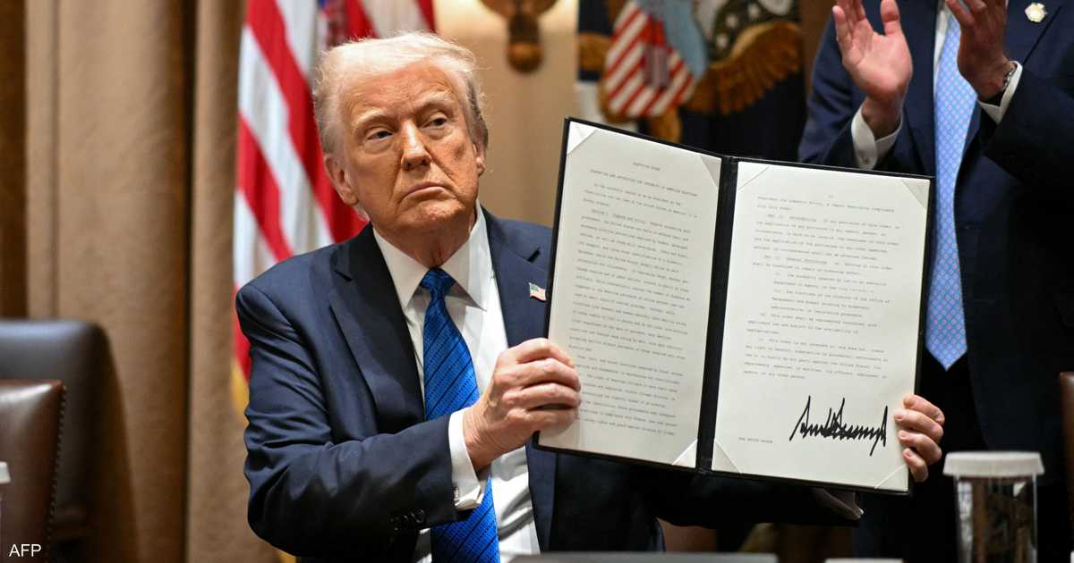 إدارة ترامب تعلق بعض طلبات البطاقة الخضراء 2 إدارة ترامب تعلق بعض طلبات البطاقة الخضراء