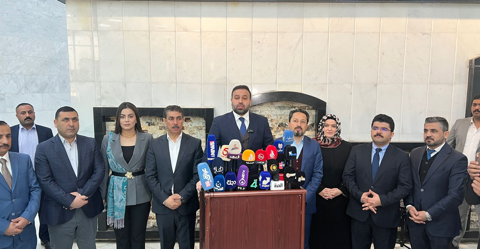 إقالة الحاصود تشعل المحافظة.. كتلة "نينوى المستقبل" تتوعد بالقضاء 3 إقالة الحاصود تشعل المحافظة.. كتلة "نينوى المستقبل" تتوعد بالقضاء