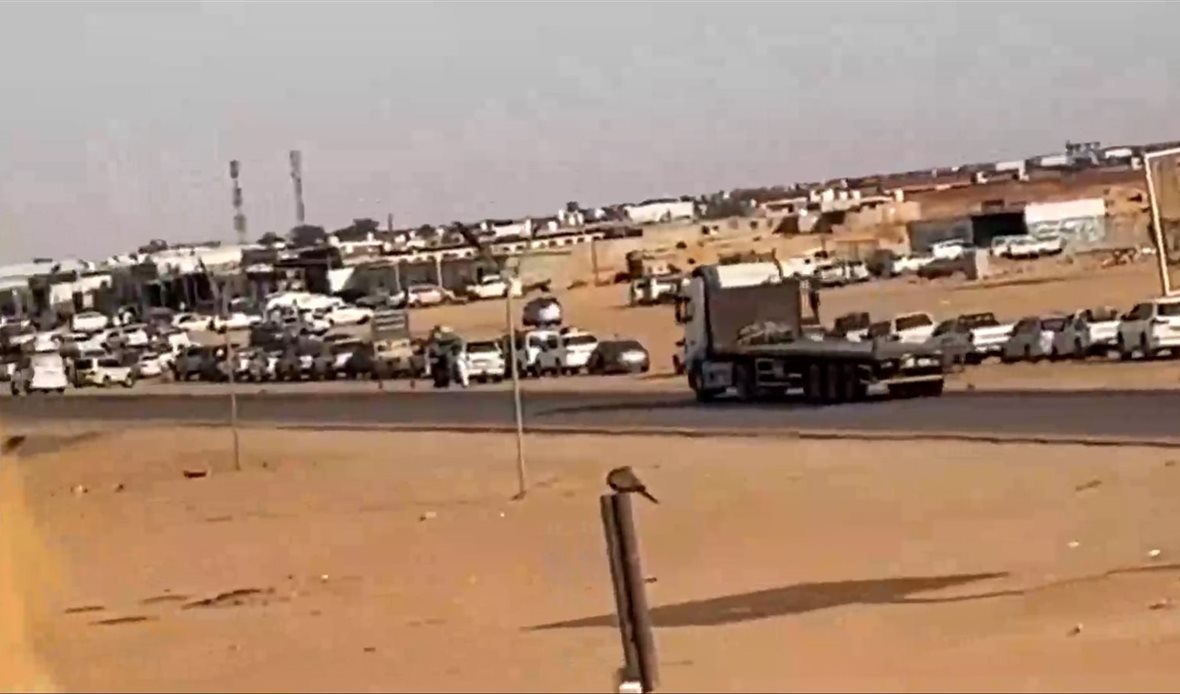 ازدحام كبير في منفذ الوديعة البري وغياب الخدمات والحلول الفعّالة  - الأمناء نت 5 ازدحام كبير في منفذ الوديعة البري وغياب الخدمات والحلول الفعّالة  - الأمناء نت