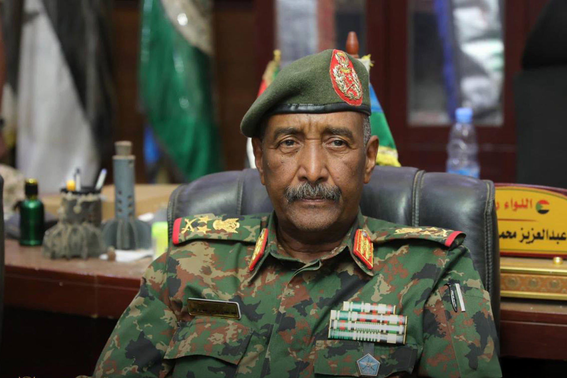 البرهان ينفي إمكانية التفاوض مع الدعم السريع ويؤكد استمرار القتال لإنهاء التمرد | أخبار 3 البرهان ينفي إمكانية التفاوض مع الدعم السريع ويؤكد استمرار القتال لإنهاء التمرد | أخبار