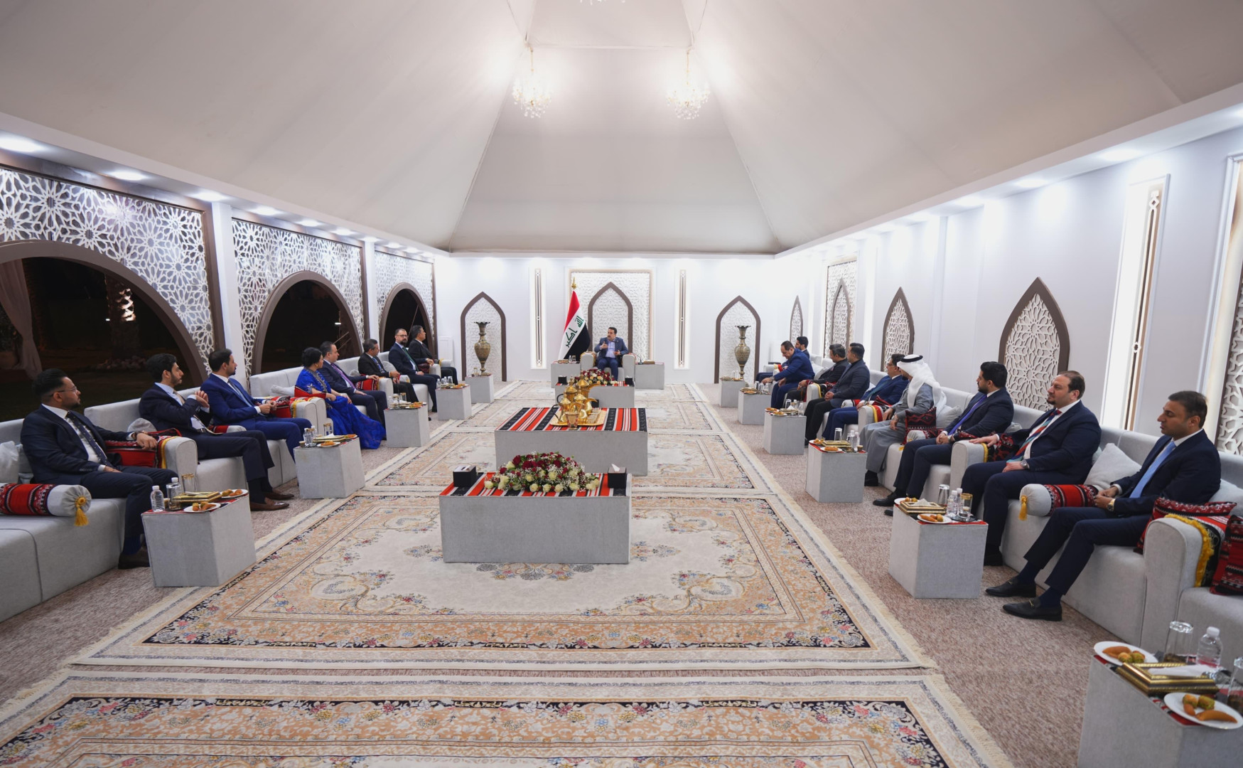 السوداني يوجّه بإسقاط الدعاوى القضائية المقامة ضدّ صحفيين 4 السوداني يوجّه بإسقاط الدعاوى القضائية المقامة ضدّ صحفيين