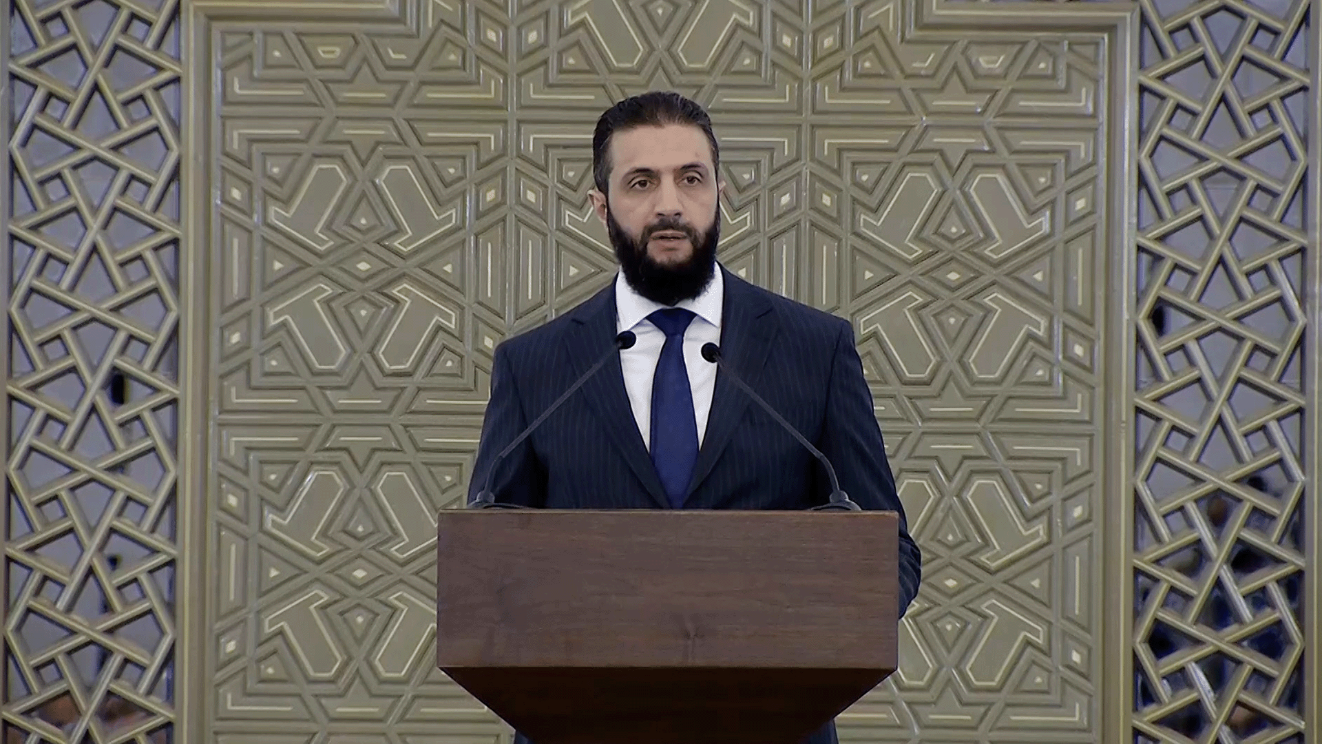 الشرع يعلن تشكيلة الحكومة السورية الجديدة | أخبار 1 الشرع يعلن تشكيلة الحكومة السورية الجديدة | أخبار