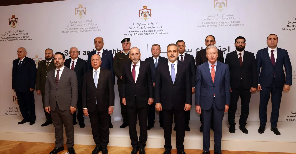 العراق ودول "جوار سوريا" يعلنون دعماً لاستقرار دمشق 4 العراق ودول "جوار سوريا" يعلنون دعماً لاستقرار دمشق