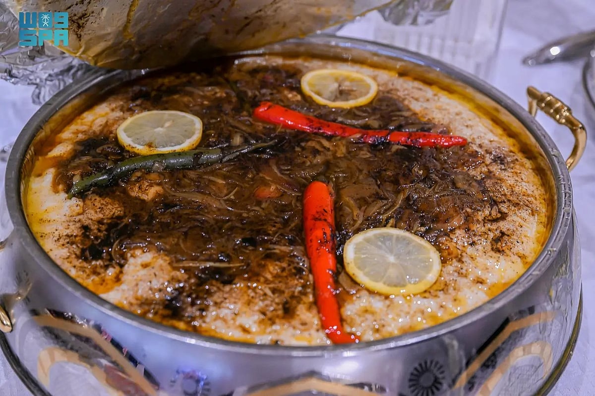 العصيدة والحنيذ والخبزة المقناة.. أطباق تراثية تتصدر موائد رمضان في الباحة