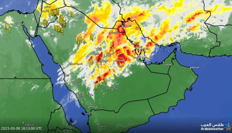 المنخفض الجوي يشعل فتيل العواصف الرعدية على مناطق عدة في السعودية | طقس العرب