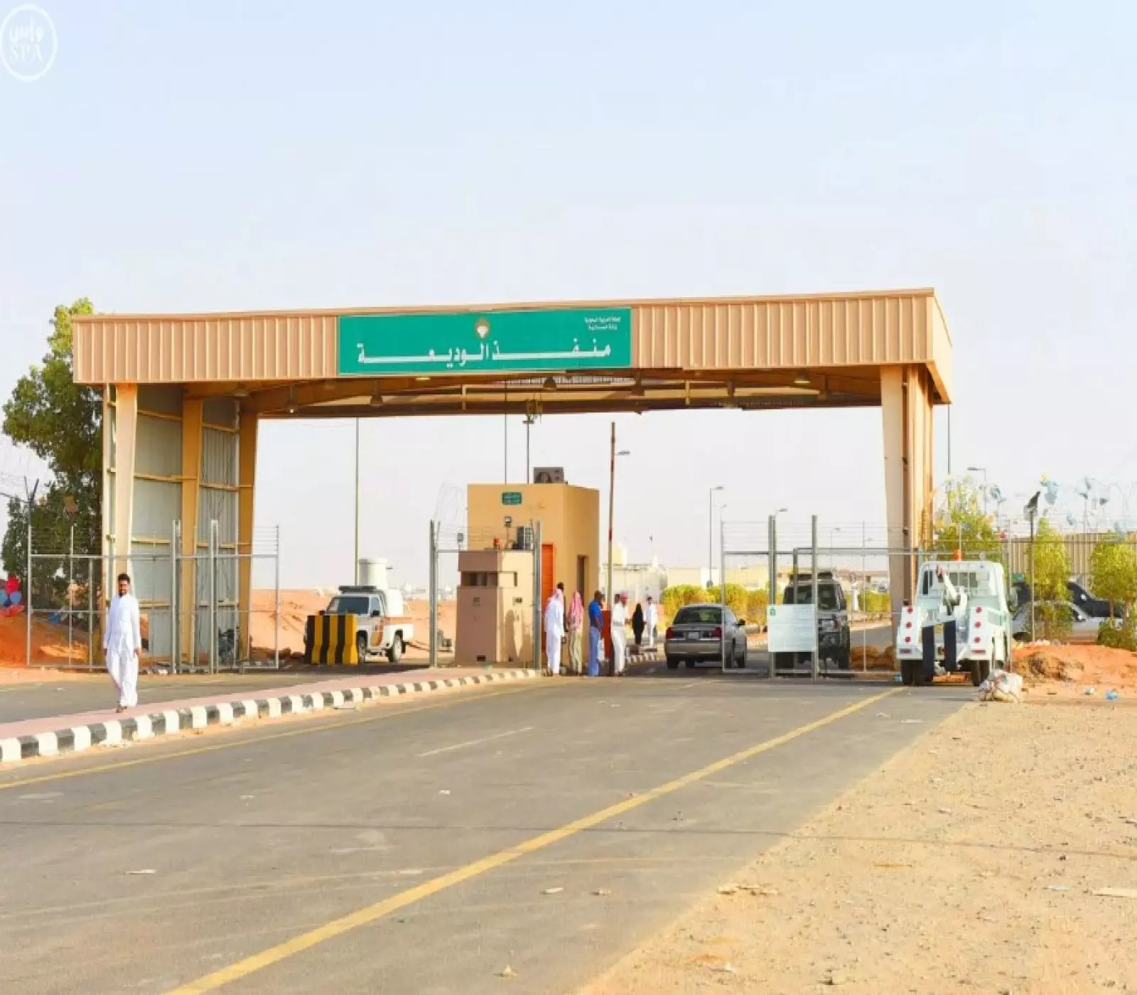 انقلاب مفاجئ في منفذ الوديعة.. عودة الازدحام الخانق وغير المسبوق وساعات انتظار طويلة ومرهقة للمسافرين في رمضان.. ماذا يحدث؟ 5 انقلاب مفاجئ في منفذ الوديعة.. عودة الازدحام الخانق وغير المسبوق وساعات انتظار طويلة ومرهقة للمسافرين في رمضان.. ماذا يحدث؟