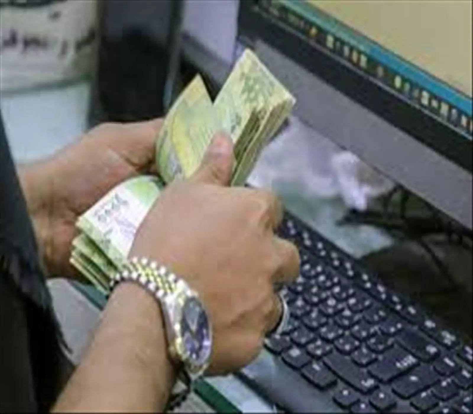 انهيار قياسي جديد لأسعار صرف الريال اليمني أمام العملات الأجنبية، في عدن تعز حضرموت ومأرب.. آخر تحديث مساء اليوم 5 انهيار قياسي جديد لأسعار صرف الريال اليمني أمام العملات الأجنبية، في عدن تعز حضرموت ومأرب.. آخر تحديث مساء اليوم