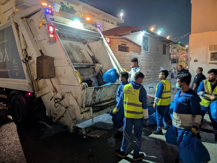 بالصور.. ضبط 28 ألف وحدة من التبغ والأجهزة الكهربائية المقلدة وغلق موقعين مخالفين في حي الرويس 5 بالصور.. ضبط 28 ألف وحدة من التبغ والأجهزة الكهربائية المقلدة وغلق موقعين مخالفين في حي الرويس