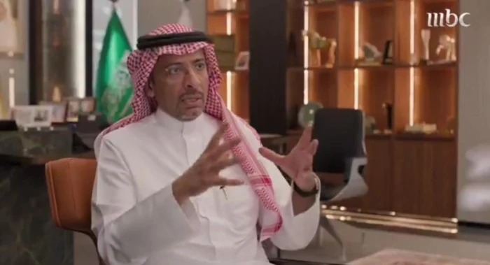 بالفيديو.. وزير الصناعة يكشف قصة نبتة نيوم النادرة التي تم تغيير مسار مشروع عالمي للحفاظ عليها 4 بالفيديو.. وزير الصناعة يكشف قصة نبتة نيوم النادرة التي تم تغيير مسار مشروع عالمي للحفاظ عليها