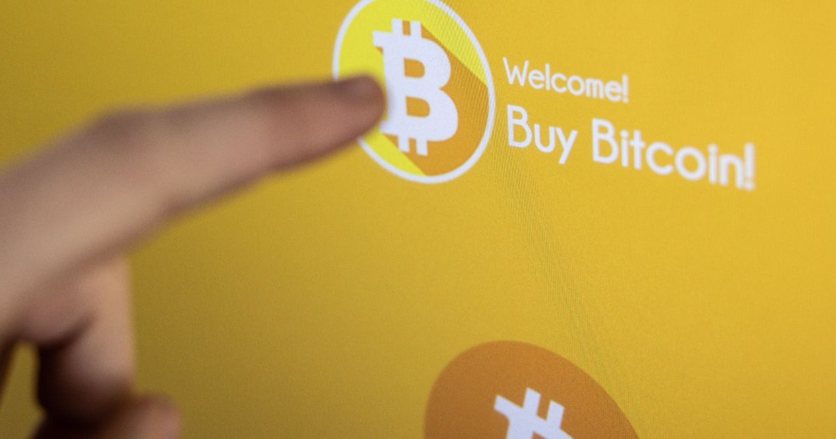 بتكوين ترتفع من أدنى مستوى في 4 أشهر وسط موجة تصحيحية 4 stock-up