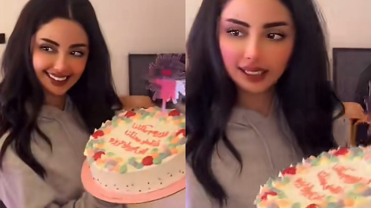 بطلات شارع الأعشى يحتفلن بلمى الكناني بعد تألقها في إعلان زين .. فيديو 3 فيديو طريف لمهند الشنقيطي يقتحم صورة الفريق الفائز في تدريبات الاتحاد