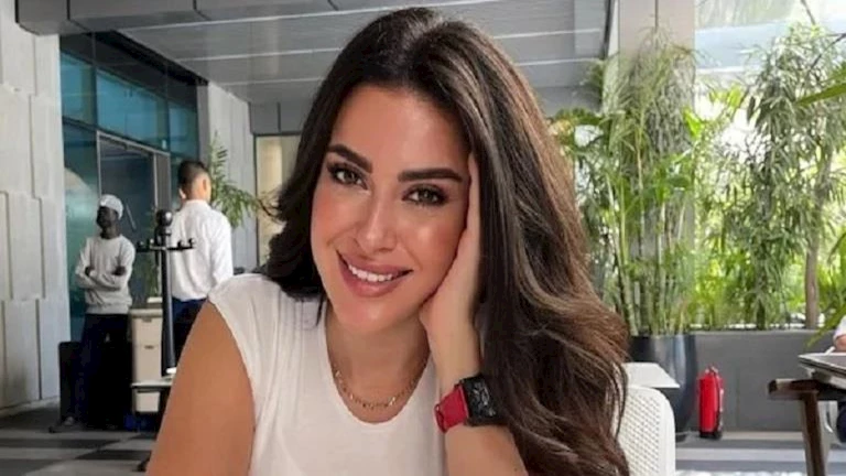 بعد حذف صورها مع زوجها.. ميرنا نورالدين: "اللي بيحب بيضحي" 2 بعد حذف صورها مع زوجها.. ميرنا نورالدين: "اللي بيحب بيضحي"