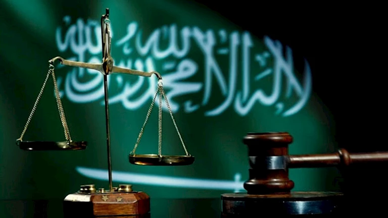 بعد فصله تعسفًا.. القضاء السعودي ينصف مصريًا ويمنحه تعويضا ك 4 بعد فصله تعسفًا.. القضاء السعودي ينصف مصريًا ويمنحه تعويضا ك