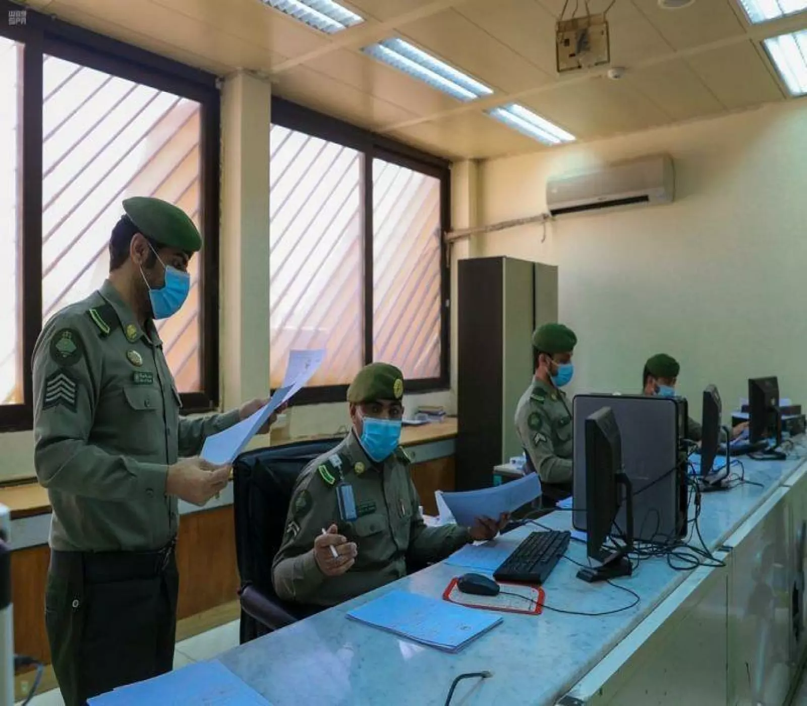 تحديث مفاجئ من الجوازات السعودية بشأن تأشيرات الزيارة لهذه الفئات من المقيمين وأقاربهم بالمملكة 3 تحديث مفاجئ من الجوازات السعودية بشأن تأشيرات الزيارة لهذه الفئات من المقيمين وأقاربهم بالمملكة