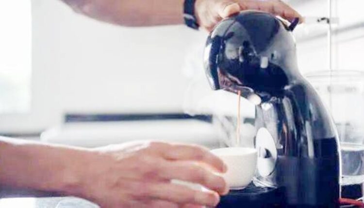 دراسة حديثة تحذر: آلات القهوة ترفع الكوليسترول - أخبار السعودية