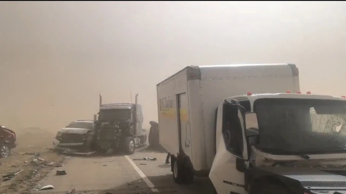 شاهد.. أعاصير "مدمرة" تضرب ولايات أميركية وتخلف قتلى . صحيفة المرصد