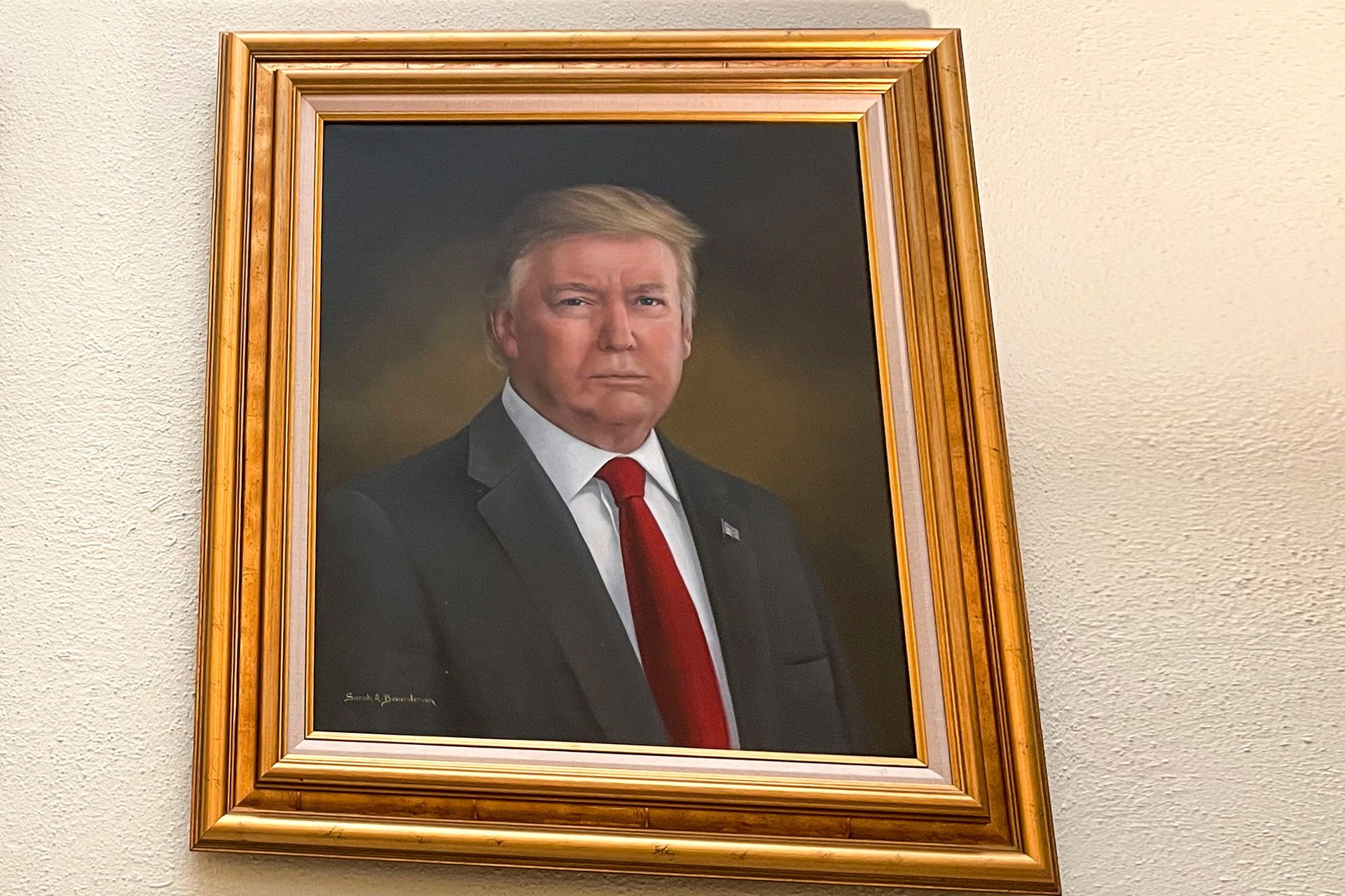 صورتان لترامب.. واحدة أغضبته والثانية أهداها له بوتين | أخبار 4 صورتان لترامب.. واحدة أغضبته والثانية أهداها له بوتين | أخبار