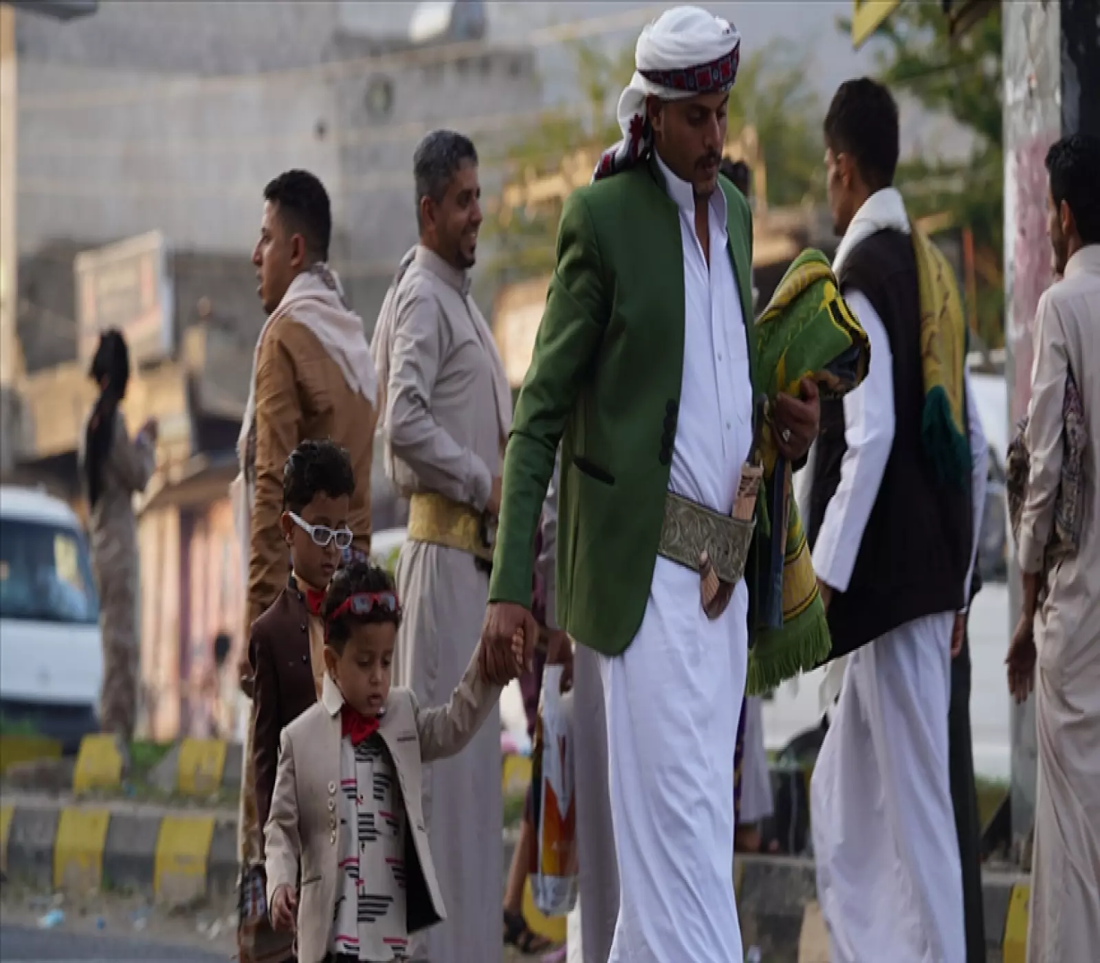 غُصّة العيد في صنعاء.. شلل يصيب البنوك وأجهزة الصراف الآلي والوقود وخدمات الاتصالات خلال عيد الفطر ! 5 غُصّة العيد في صنعاء.. شلل يصيب البنوك وأجهزة الصراف الآلي والوقود وخدمات الاتصالات خلال عيد الفطر !