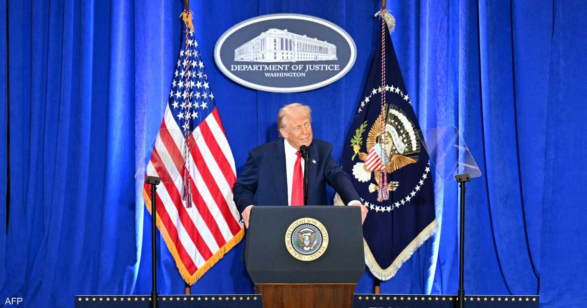 "فاسدة".. ترامب يصب جام غضبه على وسائل الإعلام المنتقدة له 5 "فاسدة".. ترامب يصب جام غضبه على وسائل الإعلام المنتقدة له