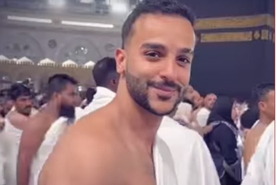 فيديو.. القبض على بلوجر مصري شهير أمام الكعبة
