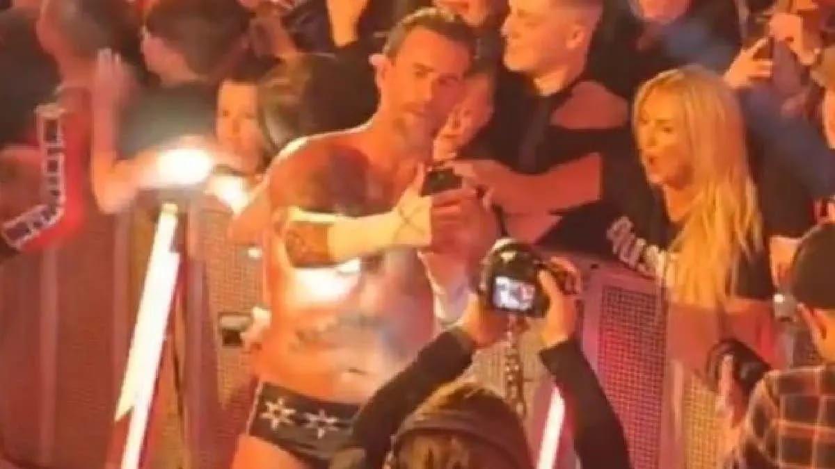 فيديو صادم لمورغان مور يثير استياء جماهير WWE ويشعل مواقع التواصل 3 جستنيه يرد بقوة على منتقديه : أعذرهم