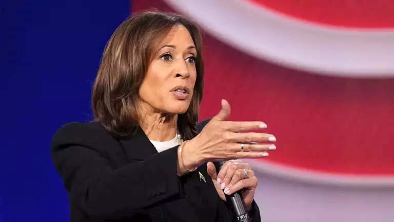 كامالا هاريس تزور نيويورك قبل يومين من الانتخابات.. ما القص