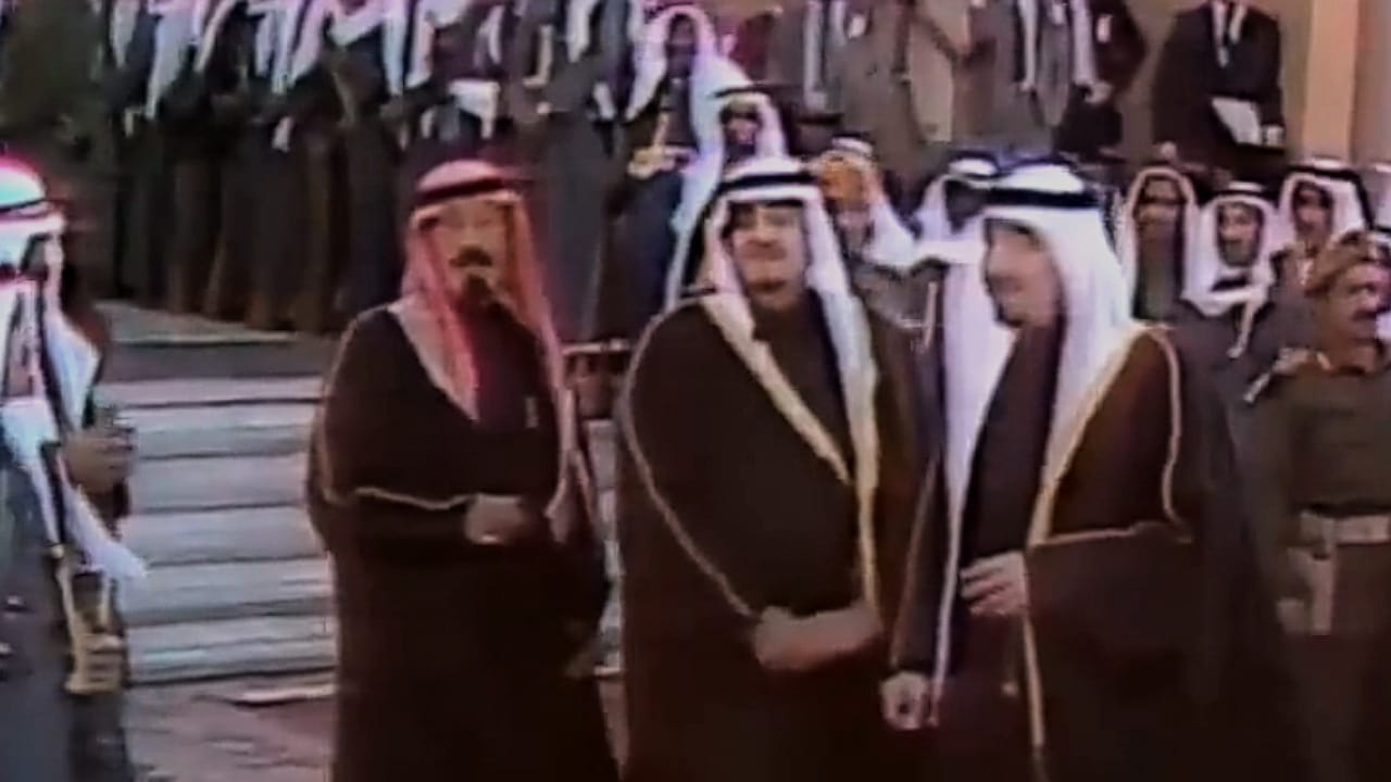 لقطات عفوية بين الملك خالد والملك فهد و الملك عبدالله رحمهم الله مع الملك سلمان .. فيديو 5 التعليم: الأربعاء آخر دوام في شهر رمضان لهذا العام