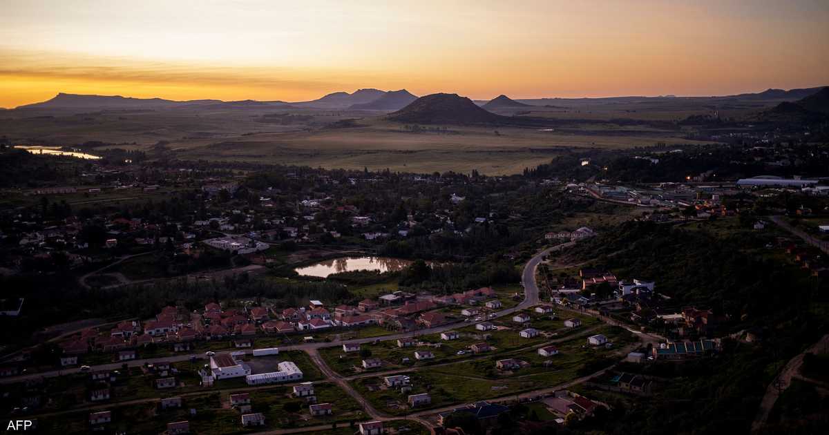 "لم يسمع بها أحد من قبل".. بلد إفريقي يرد على سخرية ترامب 2 "لم يسمع بها أحد من قبل".. بلد إفريقي يرد على سخرية ترامب