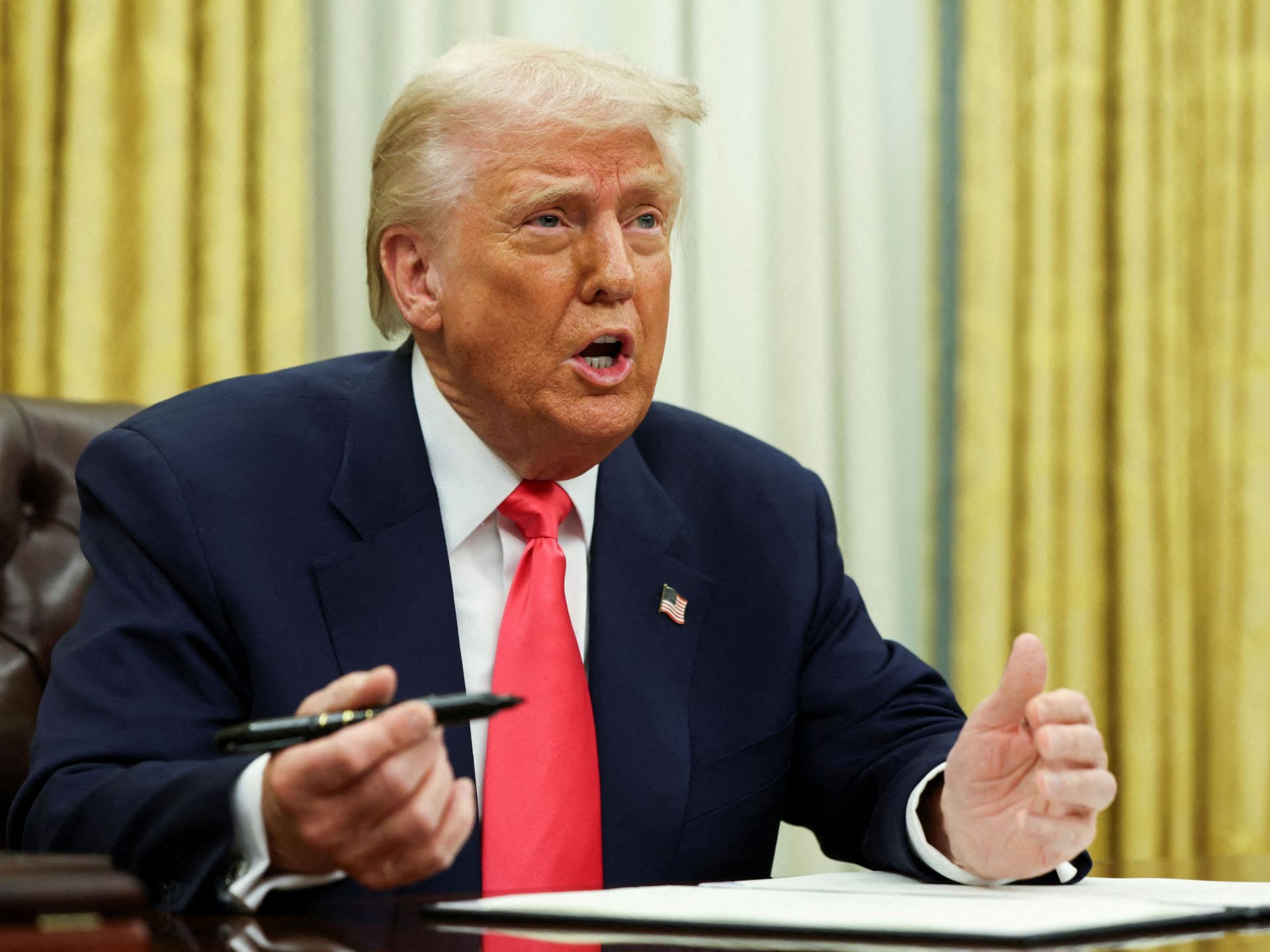 ما الذي قد يحدث إذا أصر ترامب على تطبيق أوامره التنفيذية؟ | سياسة 5 ما الذي قد يحدث إذا أصر ترامب على تطبيق أوامره التنفيذية؟ | سياسة