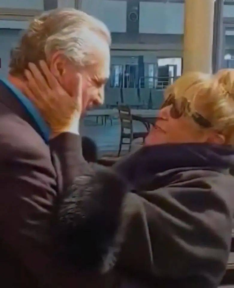 منى واصف لـ «عكاظ»: كنت أسابق الوقت لمقابلة نجلي بعد 20 عاماً من الغياب عن سورية - أخبار السعودية 3 منى واصف لـ «عكاظ»: كنت أسابق الوقت لمقابلة نجلي بعد 20 عاماً من الغياب عن سورية - أخبار السعودية