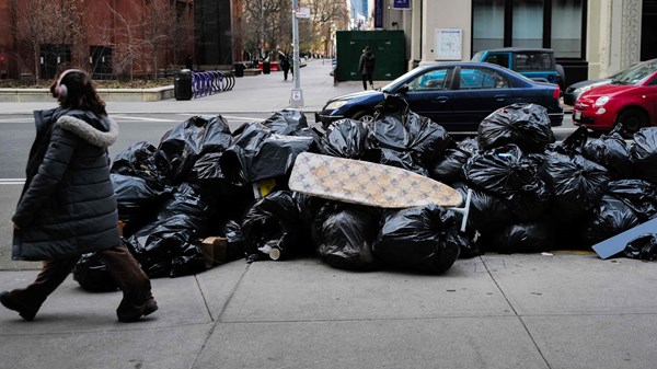 نيويورك تبدأ ثورة ضد القمامة المتراكمة في الشوارع 5 نيويورك تبدأ ثورة ضد القمامة المتراكمة في الشوارع