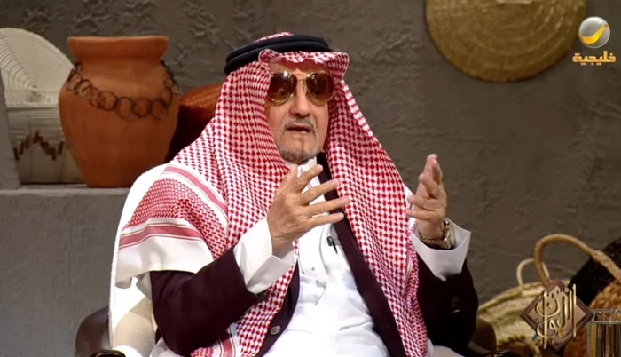 هاشم عبده هاشم يروي كواليس لقائه مع معمر القذافي.. ويكشف مفاجأة عن شخصيته بخلاف التي كانت تظهر أمام الكاميرات . صحيفة المرصد 3 هاشم عبده هاشم يروي كواليس لقائه مع معمر القذافي.. ويكشف مفاجأة عن شخصيته بخلاف التي كانت تظهر أمام الكاميرات . صحيفة المرصد