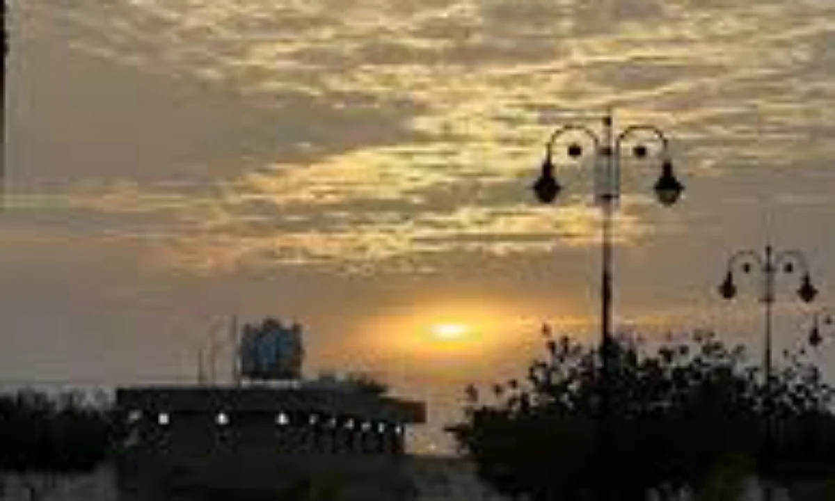 هل يظهر شروق شمس ليلة القدر مع اقتراب ليلة الخامس والعشرين؟ وماهي العبادات المستحبة فيها 5 هل يظهر شروق شمس ليلة القدر مع اقتراب ليلة الخامس والعشرين؟ وماهي العبادات المستحبة فيها