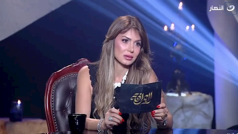 "والله عيب".. نجلاء بدر تنسحب من "العرافة" بسبب سؤال محرج من 4 "والله عيب".. نجلاء بدر تنسحب من "العرافة" بسبب سؤال محرج من