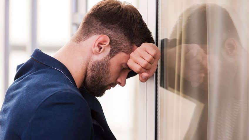 اكتئاب الأعياد.. إليك 4 أسباب و5 حلول لمواجهته 1 اكتئاب الأعياد.. إليك 4 أسباب و5 حلول لمواجهته