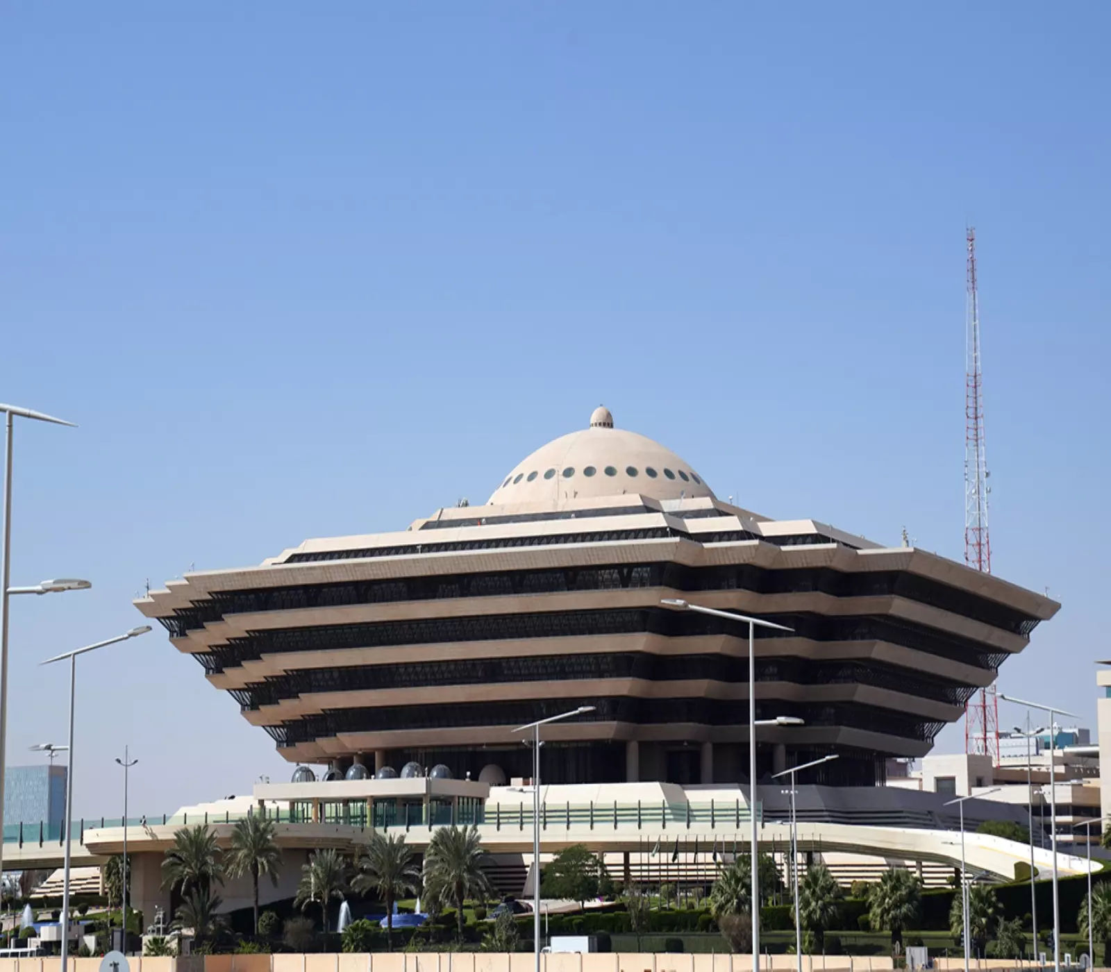 الداخلية السعودية تكشف عن مبلغ الغرامة المالية الجديدة المفروضة على المخالفين لنقاط التفتيش ! 4 الداخلية السعودية تكشف عن مبلغ الغرامة المالية الجديدة المفروضة على المخالفين لنقاط التفتيش !