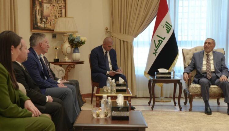 المشهداني يطلب من وفد أمريكي تفعيل "بنود حيوية" باتفاقية الإطار الاستراتيجي