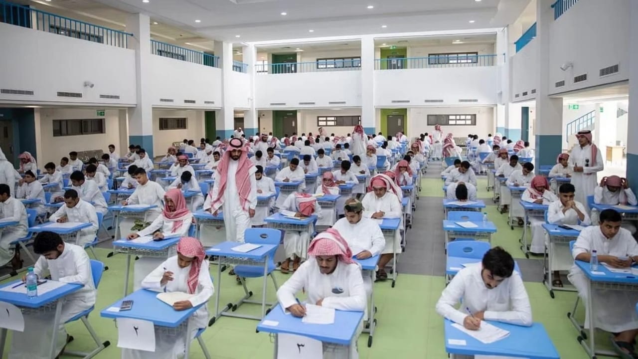 بدء الدوام الصيفي الأحد المقبل 4 مذيعة شهيرة تتعرض لموقف محرج بسبب كذبة أبريل