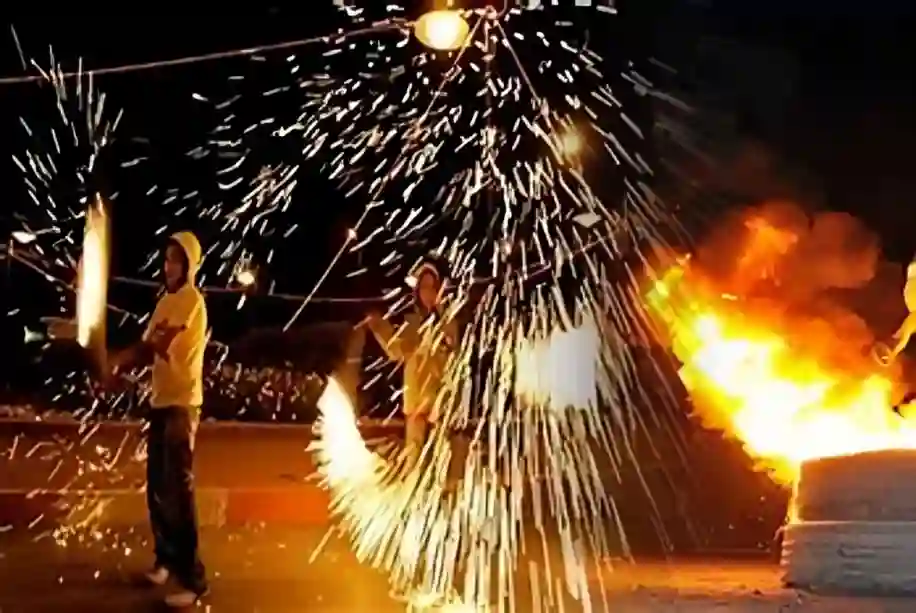 تحذير عاجل من وزارة الصحة: 980 درجة مئوية قد تُفقد طفلك بصره في العيد 4 وزارة الصحة، الألعاب النارية