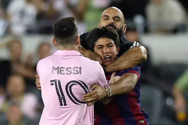 تشيوكو يودع ميسي داخل الملعب 2 تشيوكو يودع ميسي داخل الملعب