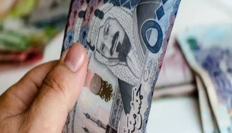 صدمة للمستفيدين.. الموارد البشرية توقف راتب الضمان عن هذه الفئات بعد العيد
