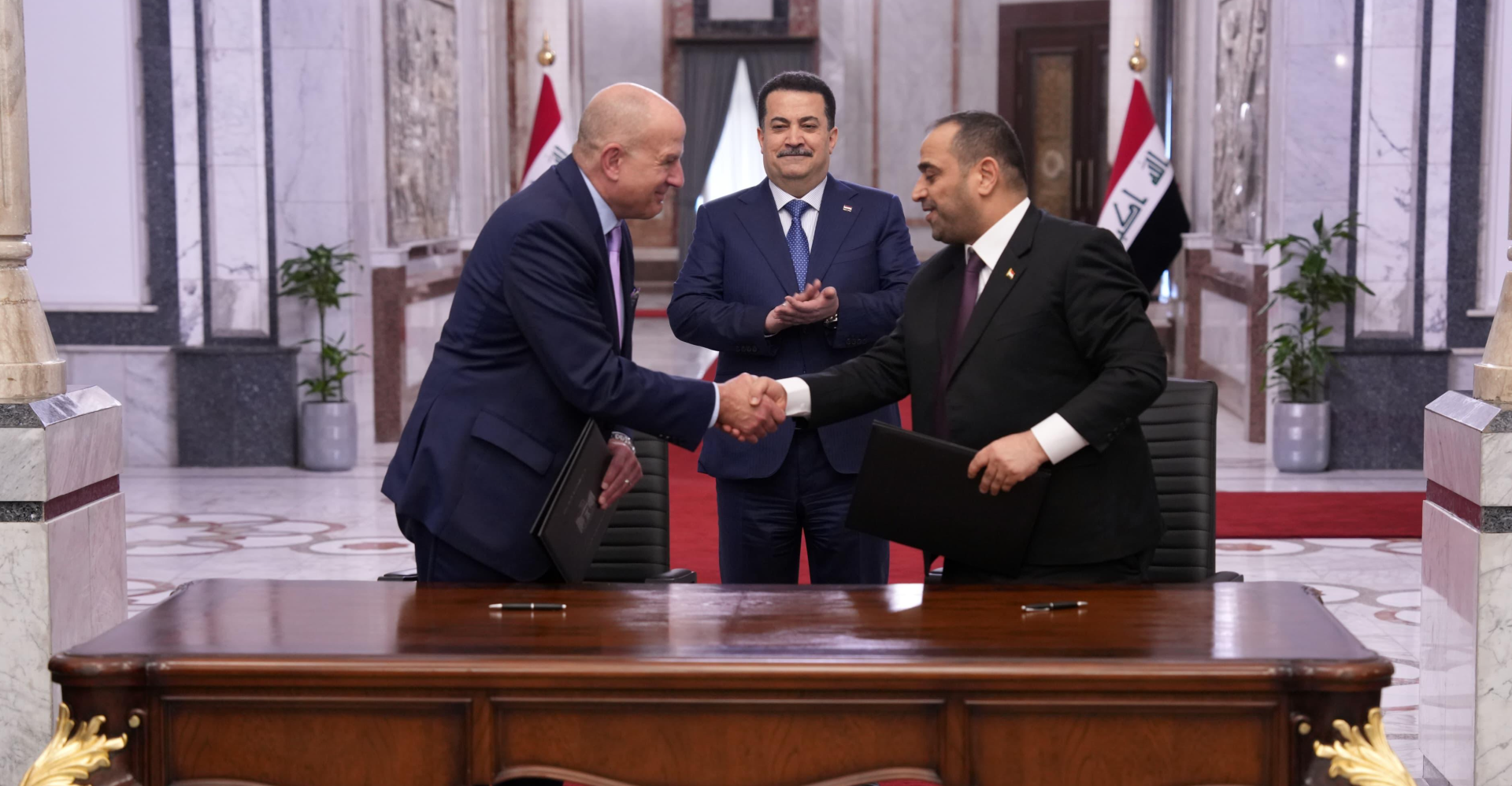 "لا جدوى منها".. لجنة نيابية تطالب بنسخة من عقود حكومة السوداني مع واشنطن 5 "لا جدوى منها".. لجنة نيابية تطالب بنسخة من عقود حكومة السوداني مع واشنطن
