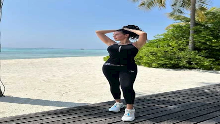 ياسمين صبري تقضي إجازة العيد في المالديف.. والجمهور يغازلها 2 ياسمين صبري تقضي إجازة العيد في المالديف.. والجمهور يغازلها
