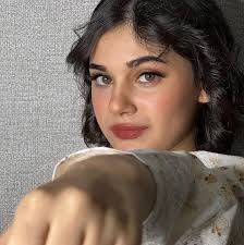 صورة بها الفتاة ساره مهند ضمن الحديث عن فديو سكس ساره مهند