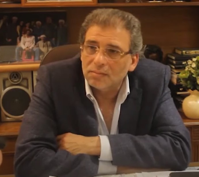 فيديوهات خالد يوسف المسربة مع الفنانات والمذيعات: القصة الكاملة والتفاصيل المثيرة 3 سكس خالد يوسف مع منى فاروق