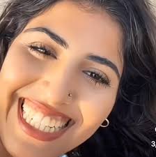 صورة بها الفتاة السعودية رؤى ينت هند القحطاني ضمن الحديث عن سكس رؤى القحطاني