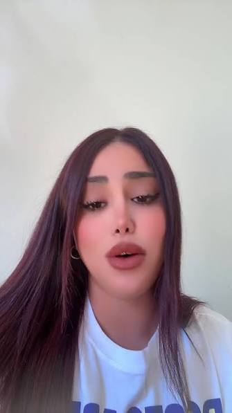 فيديو فضيحة منال بيجو Manel Bijoux.. حقيقة المقطع المتداول والجدل على تيك توك 3 صورة بها الفتاة الجزائرية منال بيجو Manel Bijoux ضمن الحديث عن سكس منال بيجو تيك توك